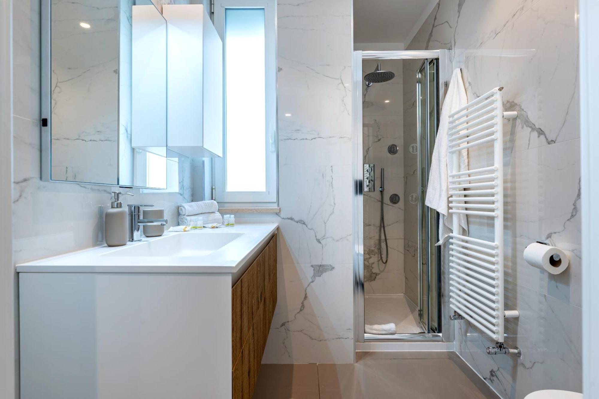 Exclusive Deluxe Apt Up To 6 People & Heated Tub Полиньяно-а-Маре Экстерьер фото